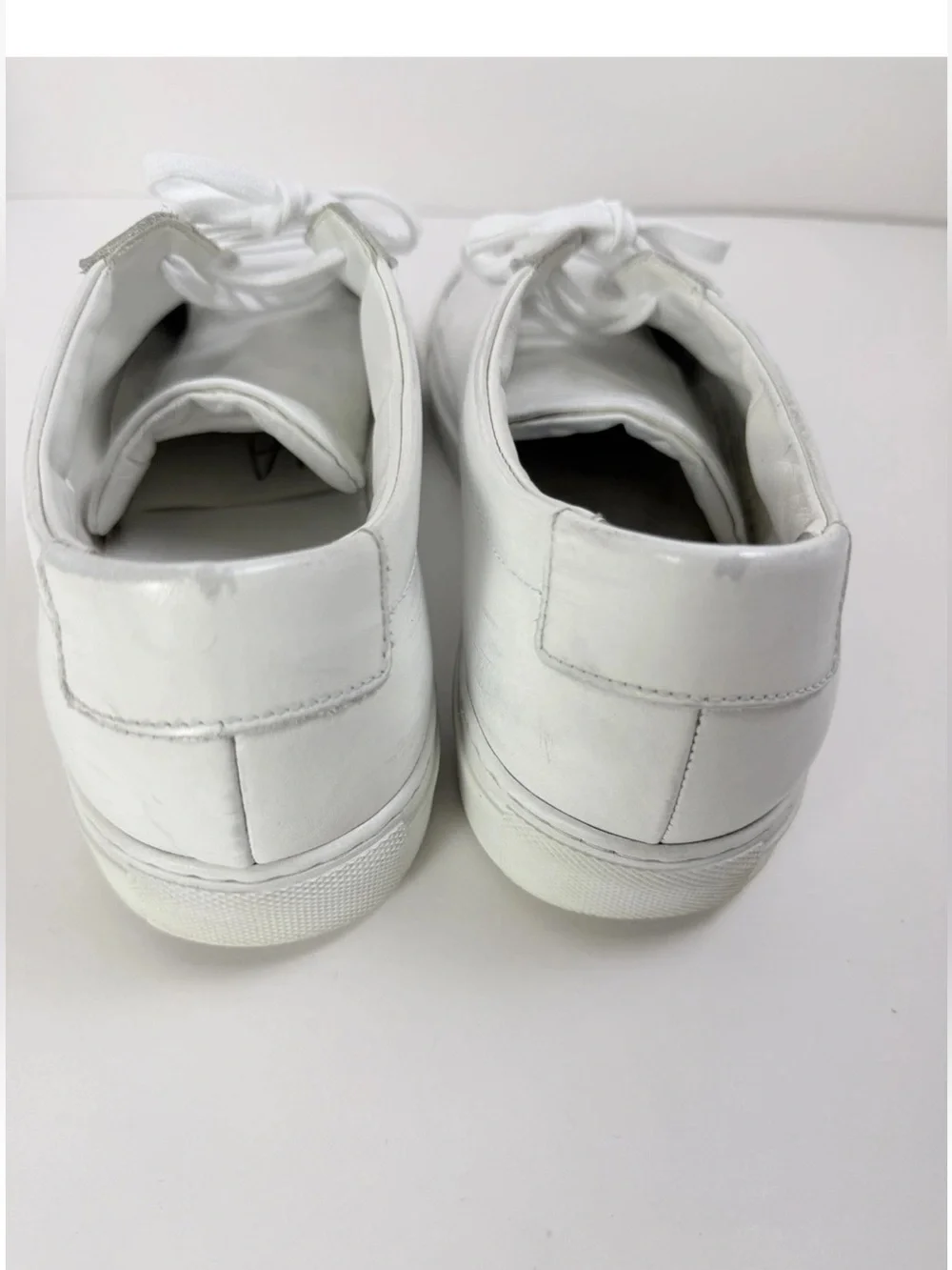 Common Projects White Leather Low-Top Sneakers
